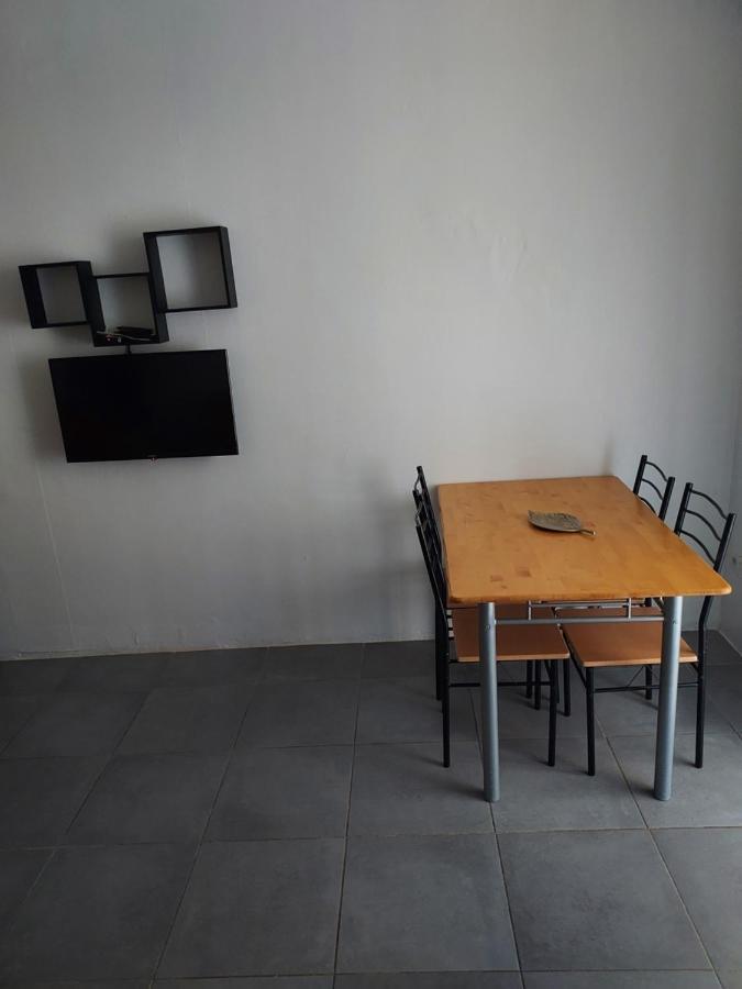 Appartement Meuble Avec Deux Chambres Moulins  Exterior foto